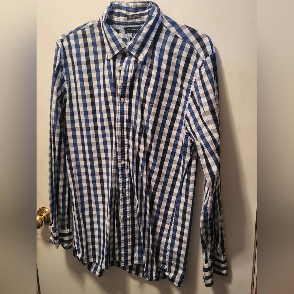 Tommy Hilfiger Casual Button Down Size L Trim